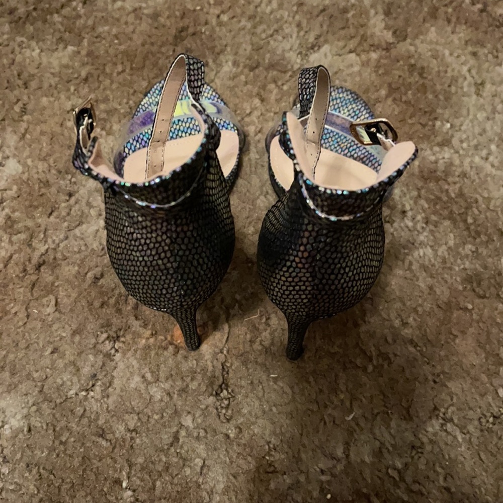 Heels - Picture 8 of 9